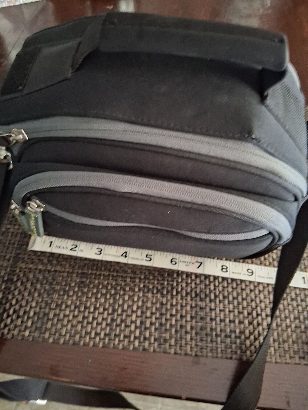 Kenneth Cole Compact Camera Case - Picture 12 of 12